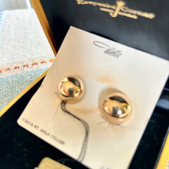 Vintage Wells 12K Gold Filled Clip-On Earrings – Chunky Round Dome Design - Picture 4 of 12